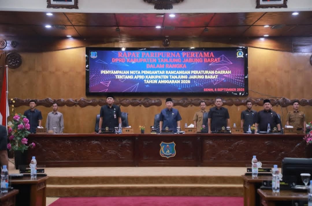 Mewakili Bupati, Sekda Hadiri Rapat Paripurna Penyampaian Nota Ranperda APBD Tanjab Barat 2026