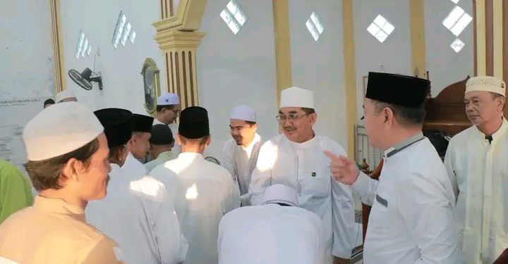 Safari Subuh di Masjid Baiturrahim Azkia, Bupati UAS Ajak Masyarakat Makmurkan Masjid
