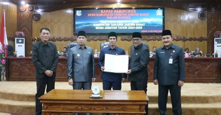 Pjs Bupati Hadiri Rapat Paripurna DPRD Tanjab Barat