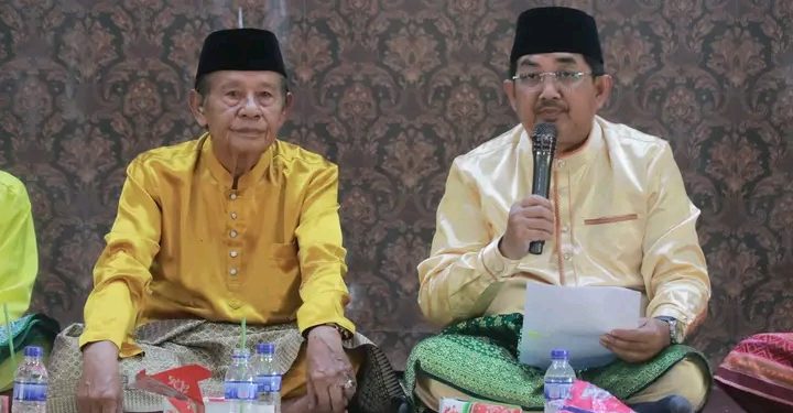 Bupati UAS Hadiri Pemberian Gelar Adat Tando Gedang untuk Pengurus LAM Tanjab Barat