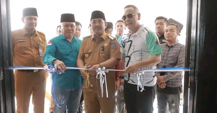 Resmikan Sport Center, Bupati Tanjab Barat Dukung Prestasi Atlet Menuju Porprov Jambi