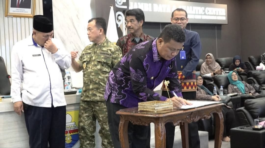 Wabup Katamso Hadiri Launching dan Penandatanganan Komitmen Pembangunan Kependudukan Provinsi Jambi 2025-2029
