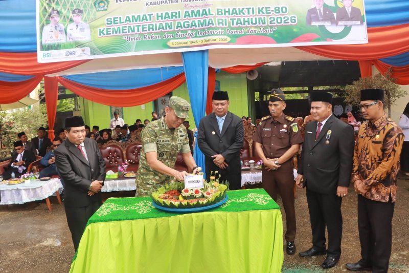 Wabup Katamso Pimpin Upacara Hari Amal Bhakti ke-80 Kemenag RI di Tanjab Barat